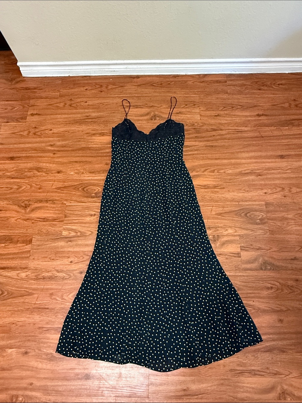 Reformation Lucine Dress - Picture 14 of 17